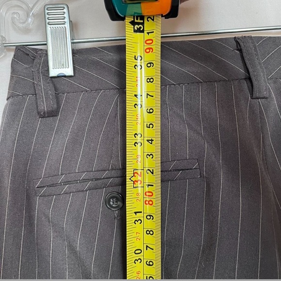 Gray low rise pinstripe pants - Picture 4 of 8